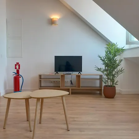 Rent4rest Castle View Family & Friends In Bairro Alto * Lisbona