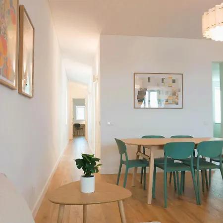 아파트 Rent4rest Castle View Family & Friends In Bairro Alto 리스본